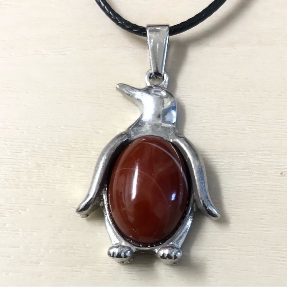 Red Jasper Natural Stone Penguin Shaped Pendant Necklace Healing Gemstone - Picture 2 of 3